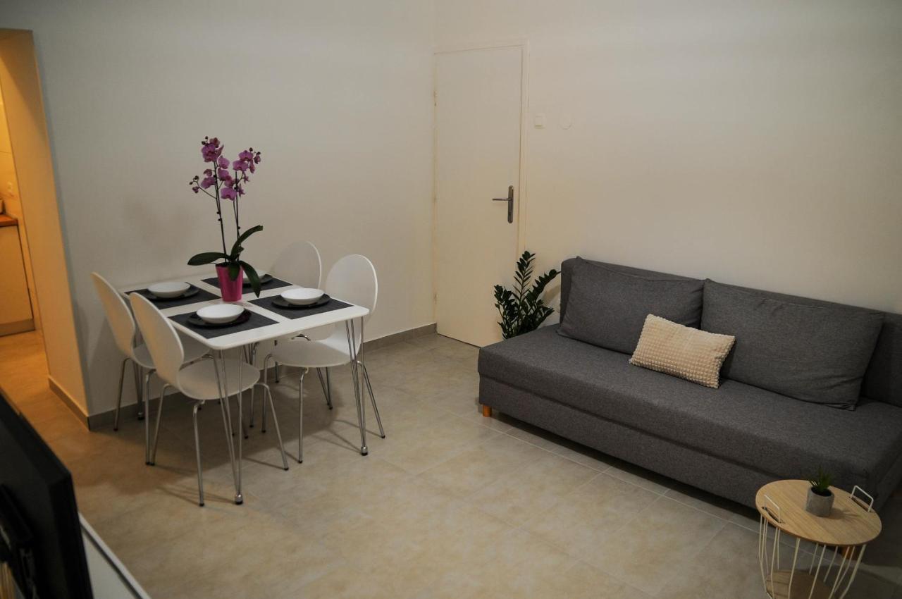 Apartman Gulliver In The Center, 10 Meters From The Sea With Private Parking In Natural Shade Rabac Dış mekan fotoğraf